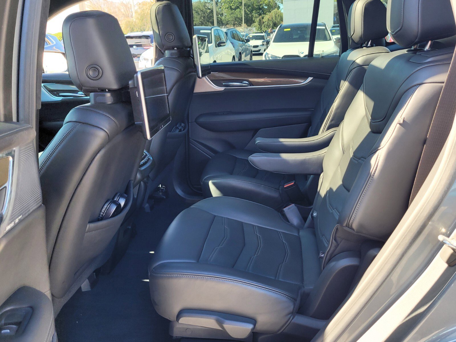 Used 2022 Cadillac XT6 Premium Luxury w/ Platinum Package image 11