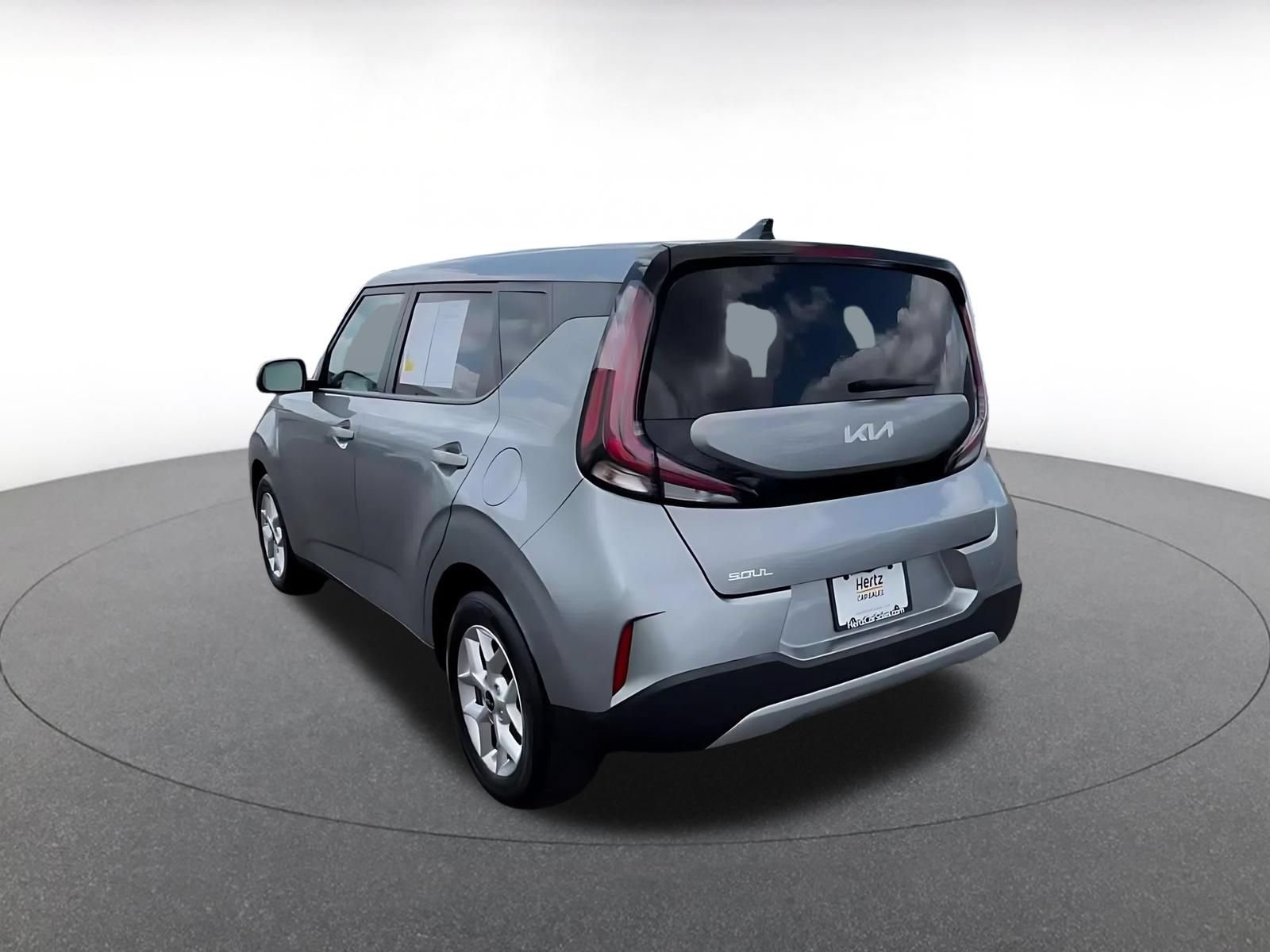 Used 2025 Kia Soul LX w/ LX Technology Package FWD image 10