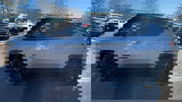 Used 2023 Jeep Compass Altitude AWD/4WD image 5