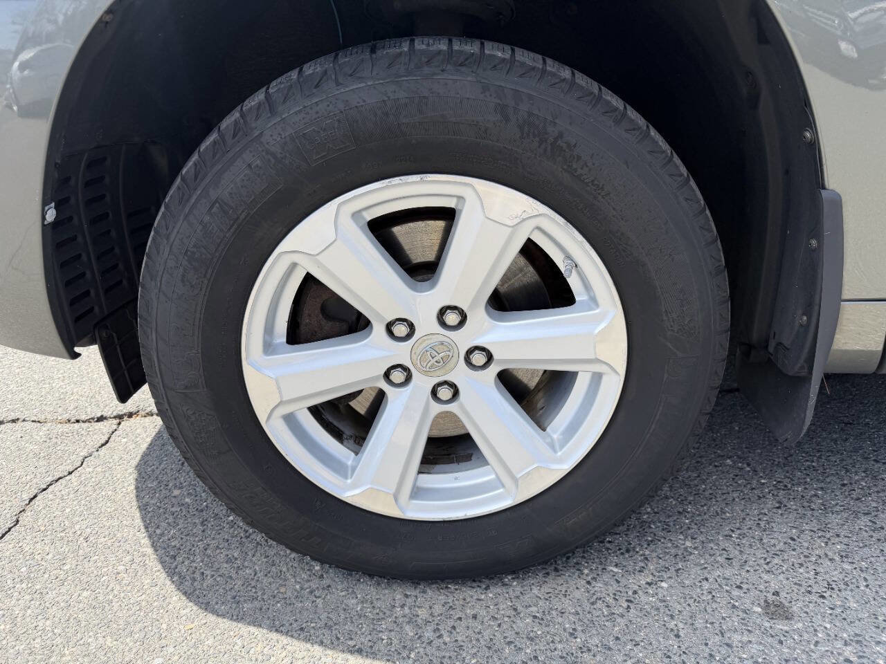 Used 2010 Toyota Highlander SE image 11