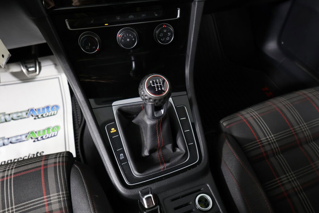 Used 2020 Volkswagen GTI S image 39