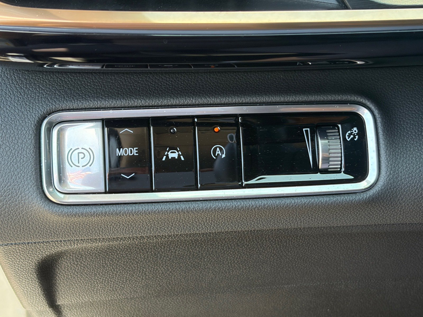 Used 2025 Buick Envision Avenir AWD/4WD image 17