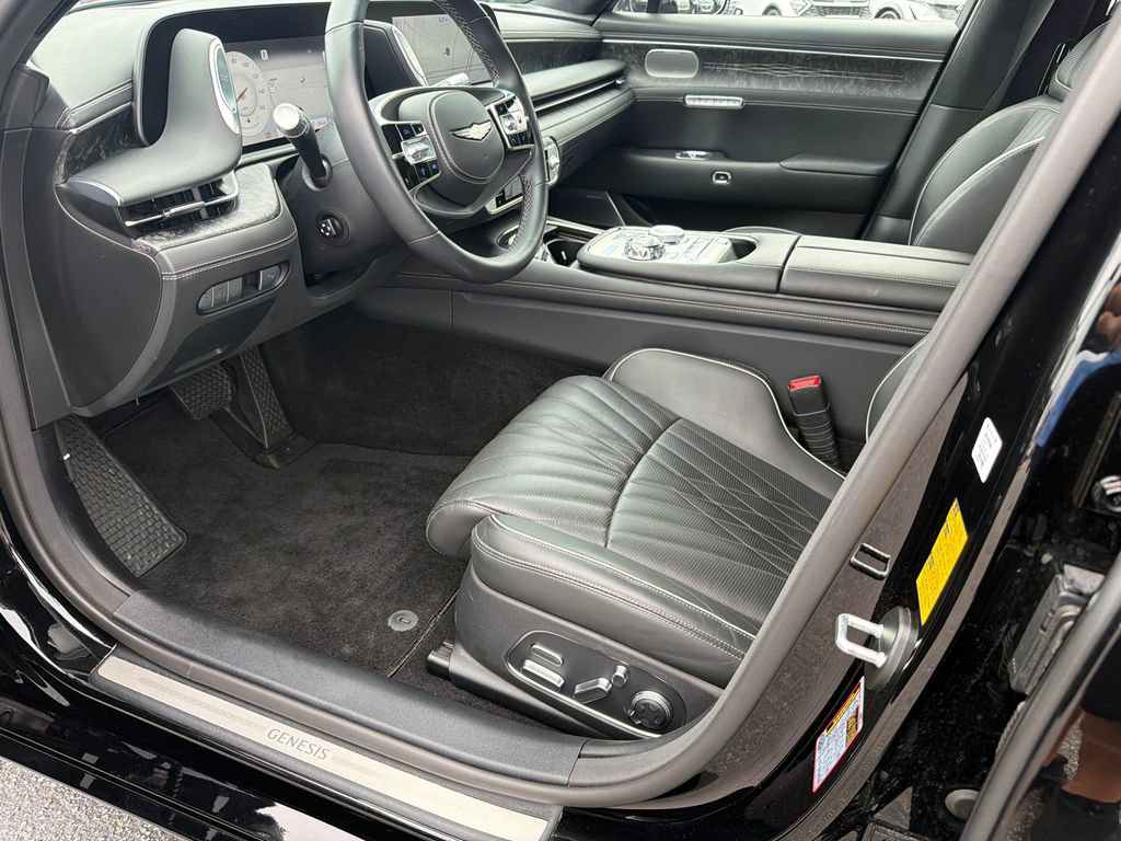 Used 2023 Genesis G90 3.5T AWD/4WD image 9