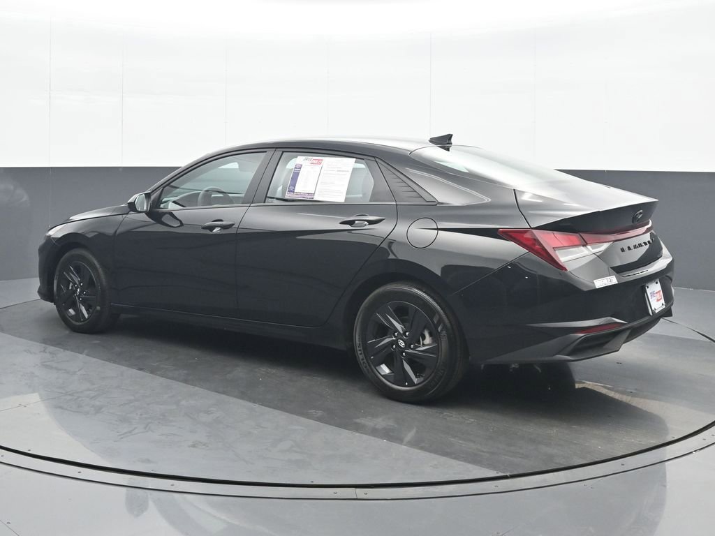 Used 2023 Hyundai Elantra SEL w/ Cargo Package image 4