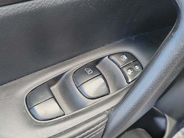 Used 2019 Nissan Rogue Sport S w/ Appearance Package FWD image 19