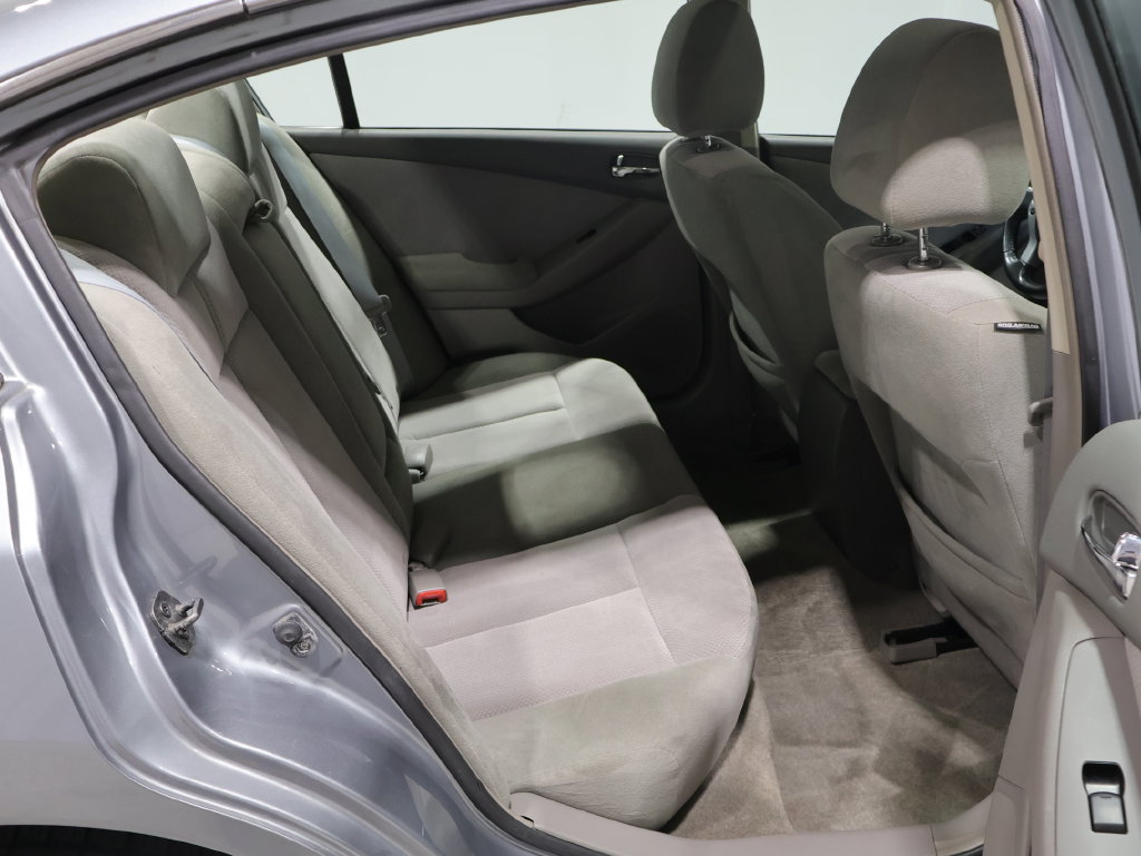 Used 2008 Nissan Altima 3.5 SE w/ Sport Pkg FWD image 12