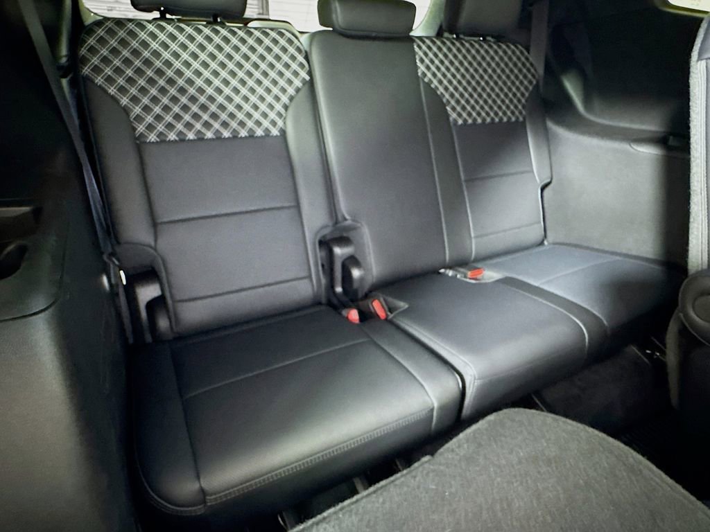 Certified 2025 GMC Acadia Denali w/ Super Cruise Package image 27