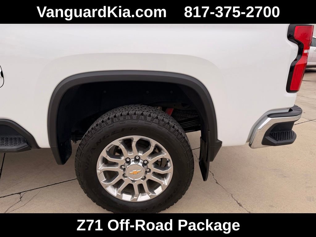 Used 2025 Chevrolet Silverado 2500 LTZ w/ LTZ Premium Package image 9