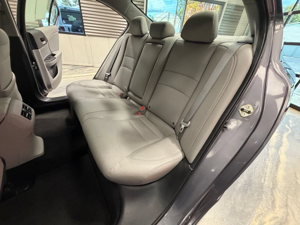 Used 2017 Honda Accord Touring image 6