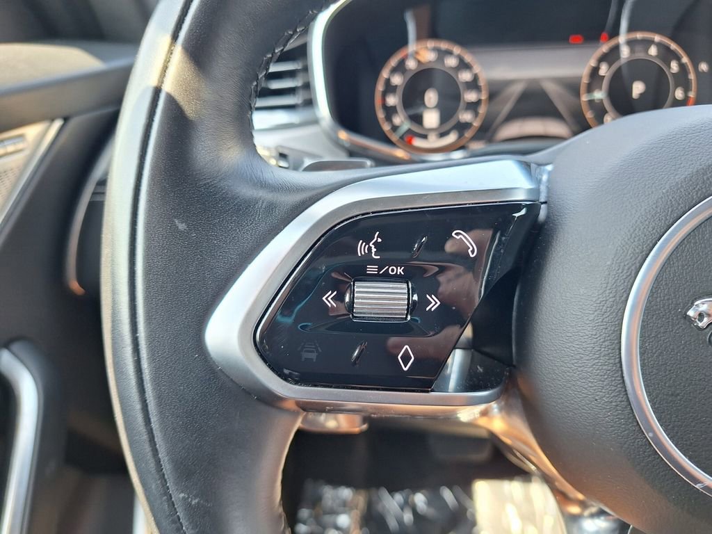 Used 2024 Jaguar F-PACE R-Dynamic S image 18