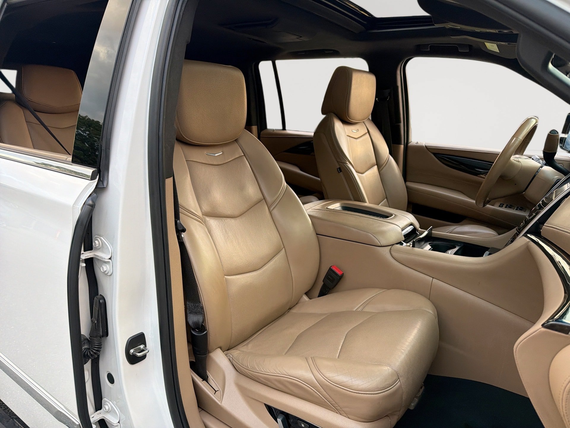 Used 2018 Cadillac Escalade ESV Platinum AWD/4WD image 27