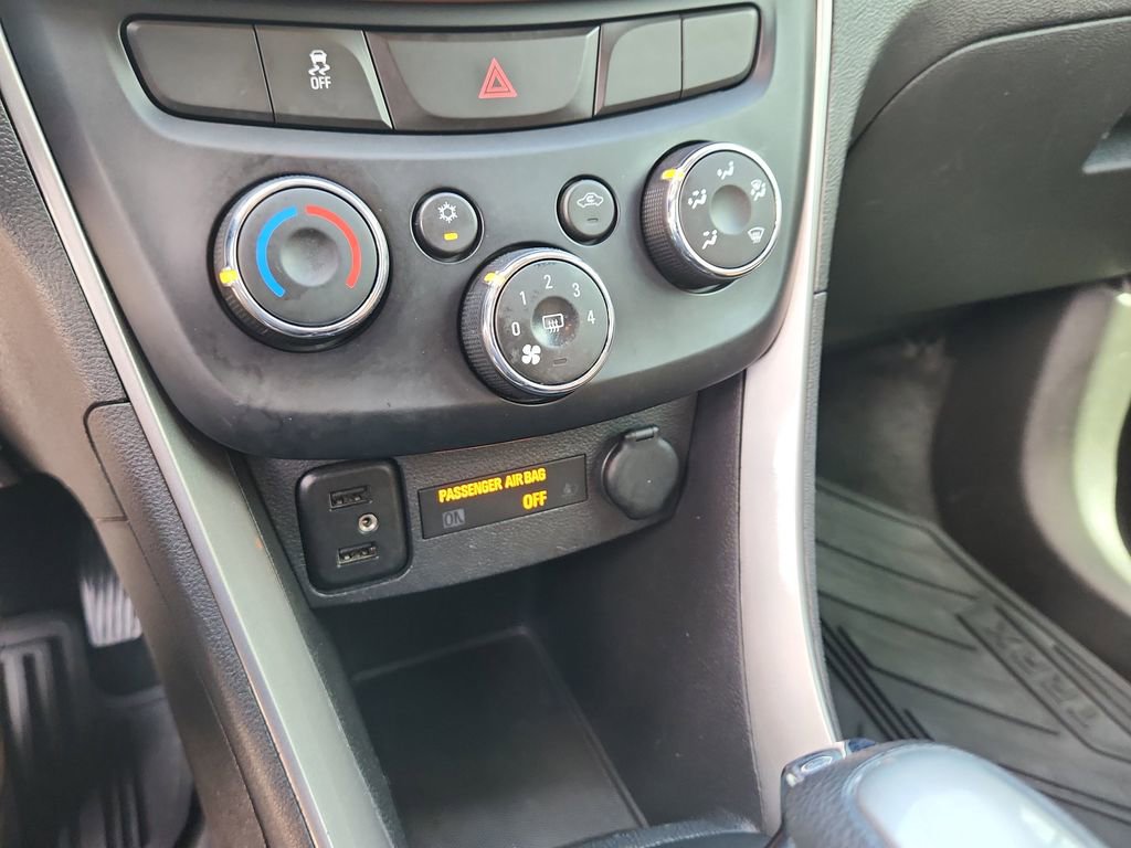 Used 2019 Chevrolet Trax LT w/ LPO, Protection Package AWD/4WD image 28