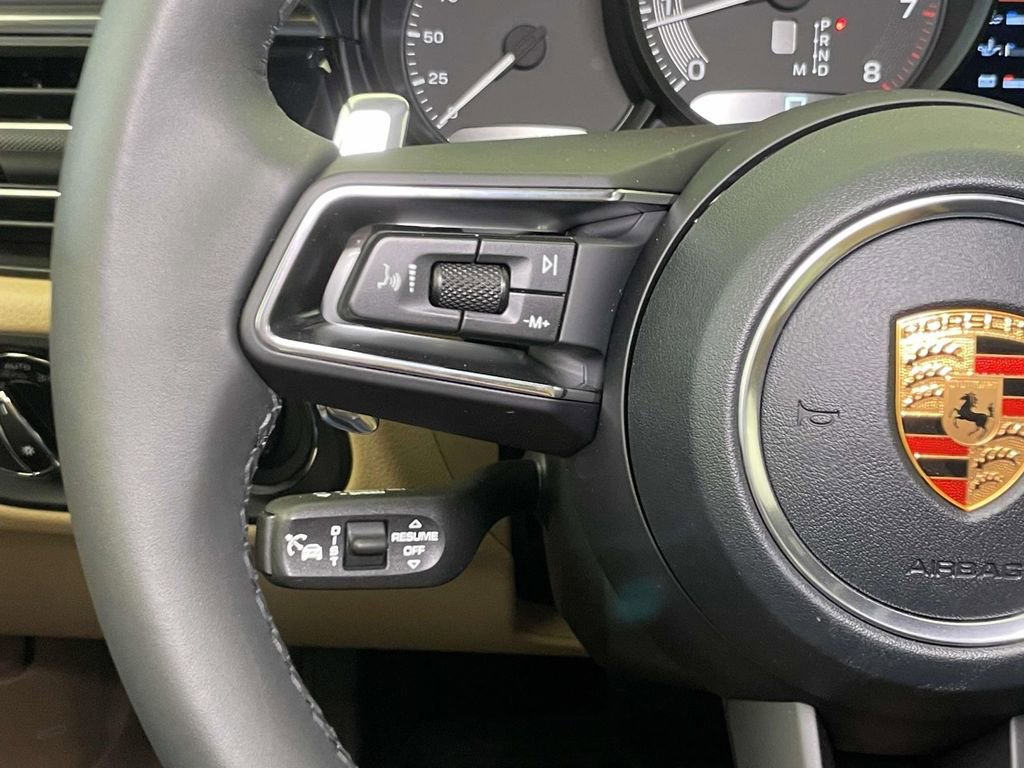 New 2026 Porsche Macan image 40