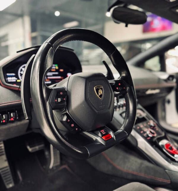 Used 2015 Lamborghini Huracan LP 610-4 image 21