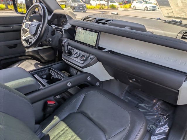 Used 2021 Land Rover Defender 110 X-Dynamic SE AWD/4WD image 32