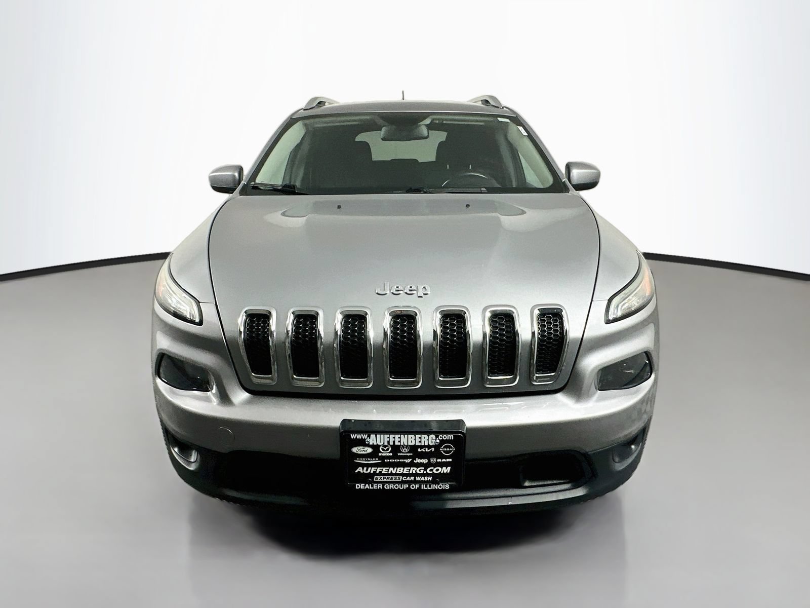 Used 2015 Jeep Cherokee Latitude w/ Cold Weather Group FWD image 2