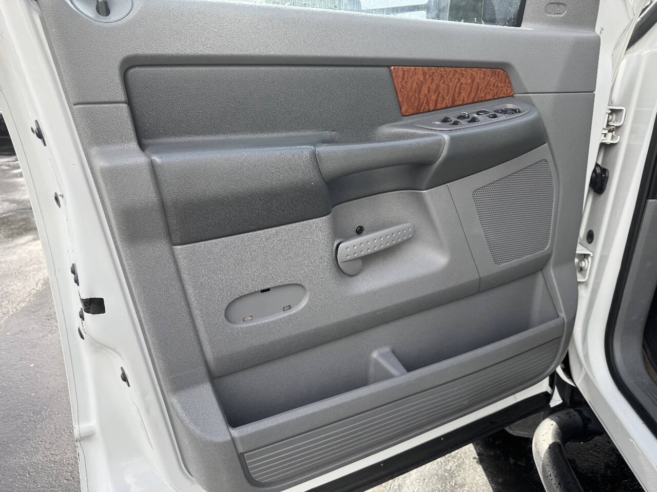 Used 2006 Dodge Ram 3500 Truck SLT w/ Protection Group AWD/4WD image 15