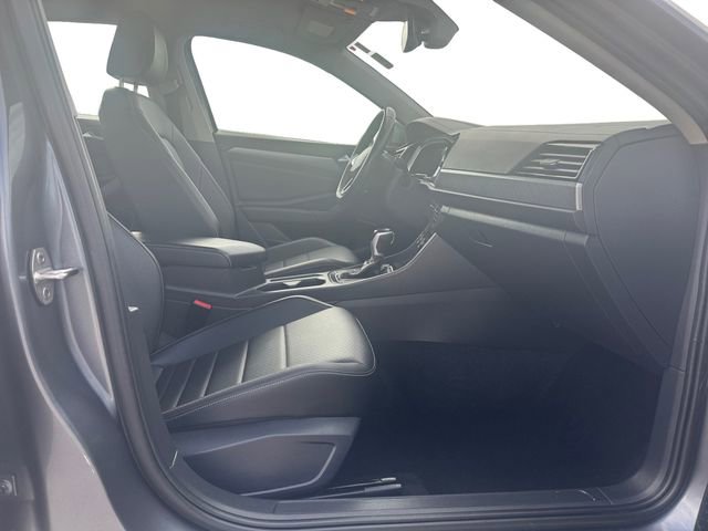 Used 2024 Volkswagen Jetta SE image 15