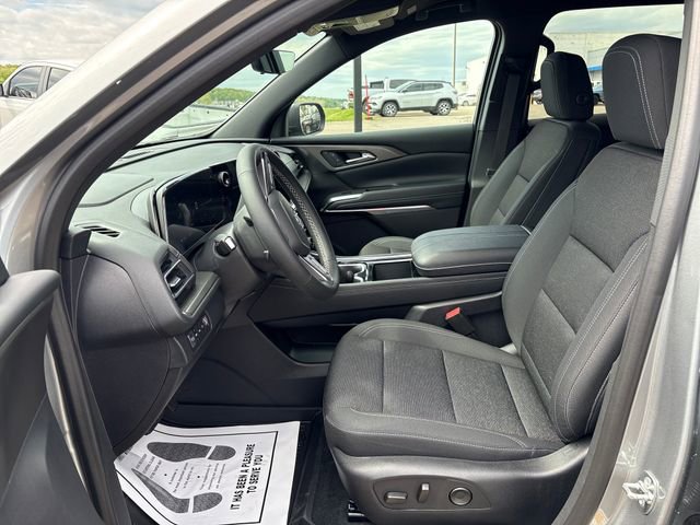 New 2026 Chevrolet Traverse LT w/ Midnight/Sport Edition AWD/4WD image 9