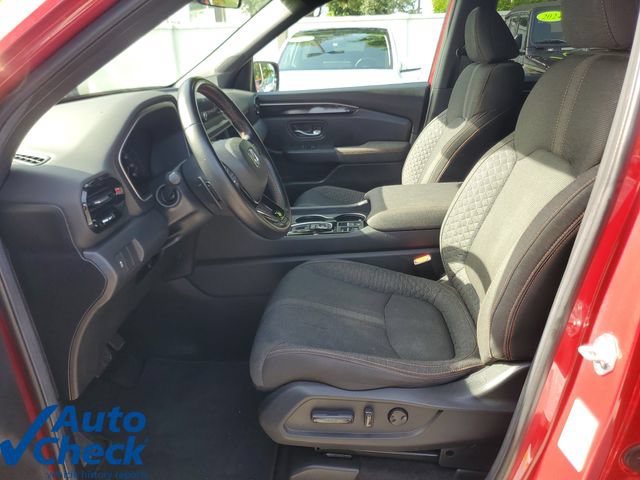 Used 2024 Honda Pilot Sport image 16