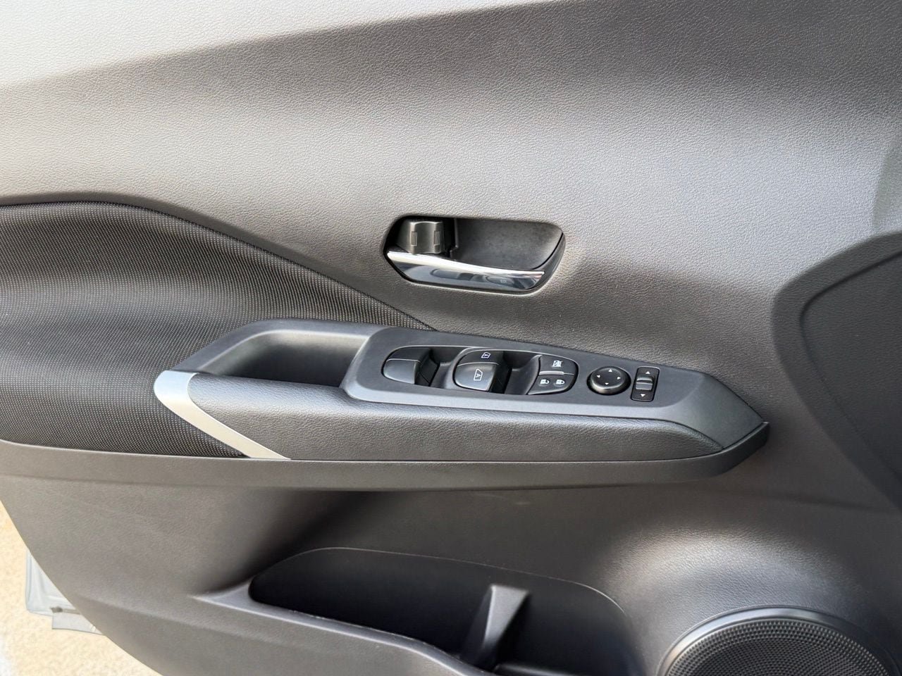 Certified 2024 Nissan Kicks SV FWD image 28