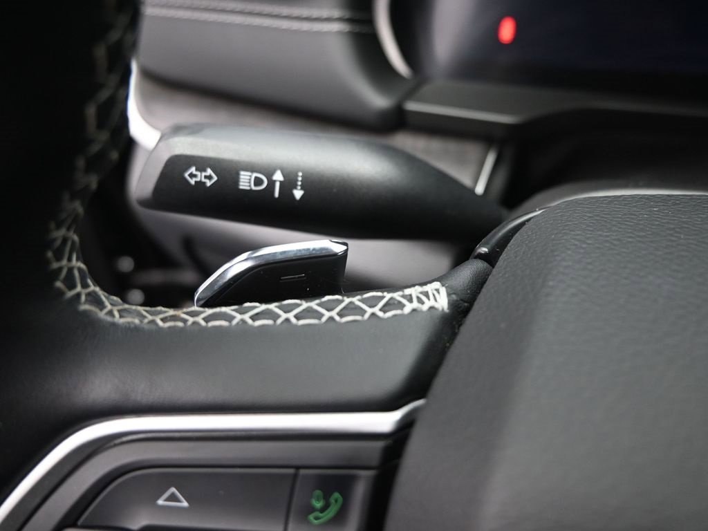 Used 2022 Jeep Grand Cherokee L Limited image 28