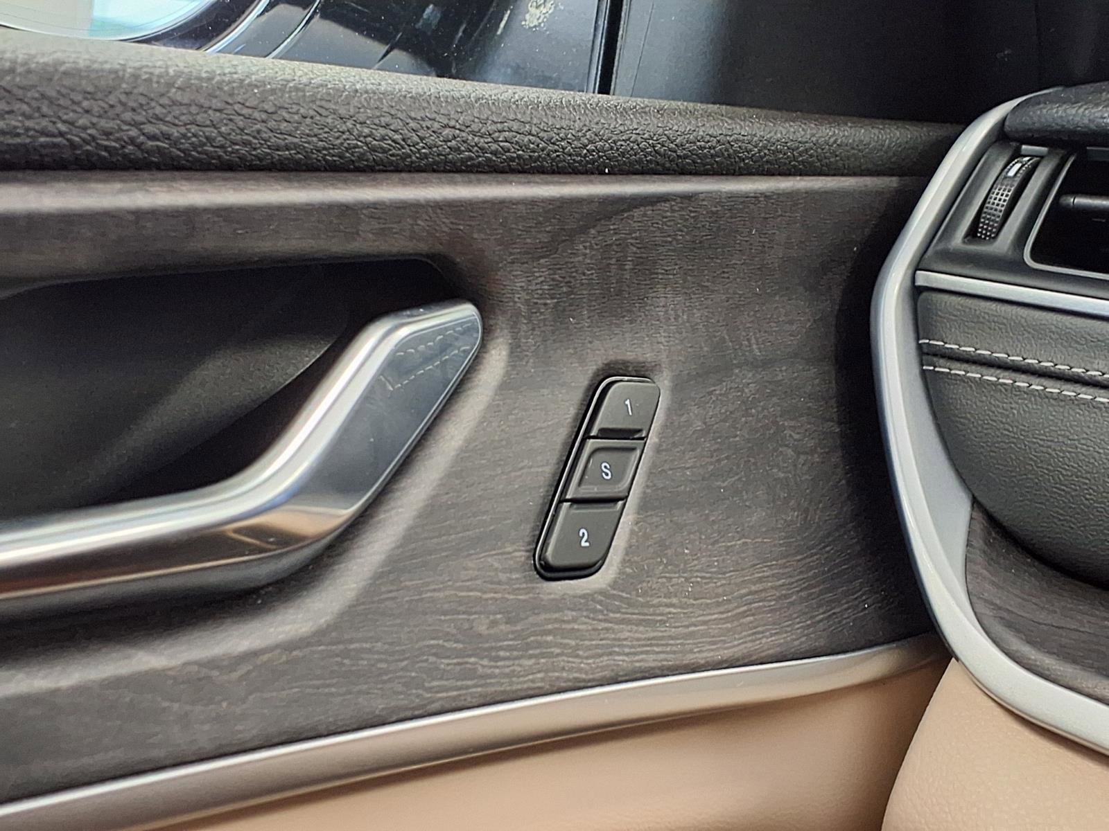 Used 2025 Jeep Grand Cherokee L Limited w/ Luxury Tech Group II RWD image 34