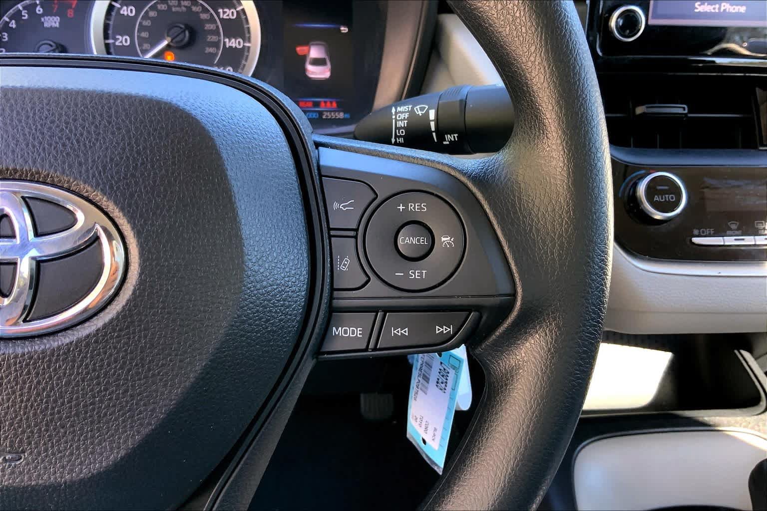 Used 2020 Toyota Corolla LE FWD image 24