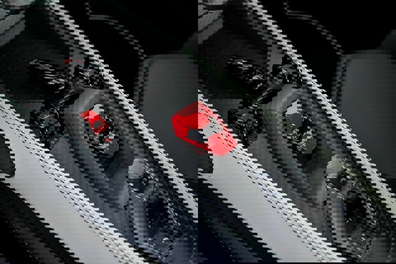 Used 2024 Lamborghini Revuelto image 43