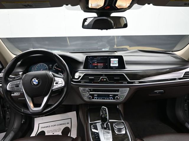 Used 2016 BMW 740i image 15
