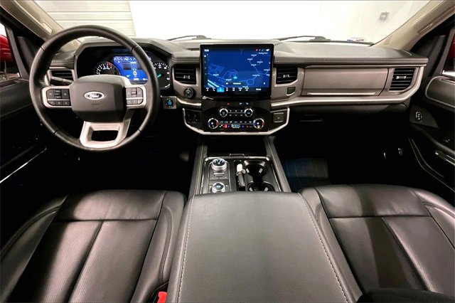 Used 2022 Ford Expedition XLT image 14