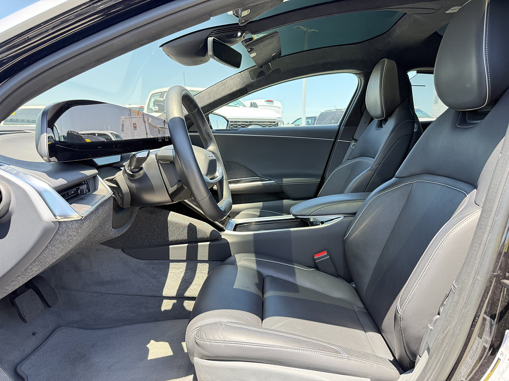 Used 2025 Lucid Air Touring AWD/4WD image 5