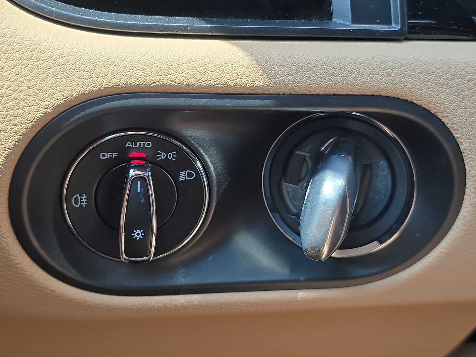 Certified 2022 Porsche Macan AWD/4WD image 20