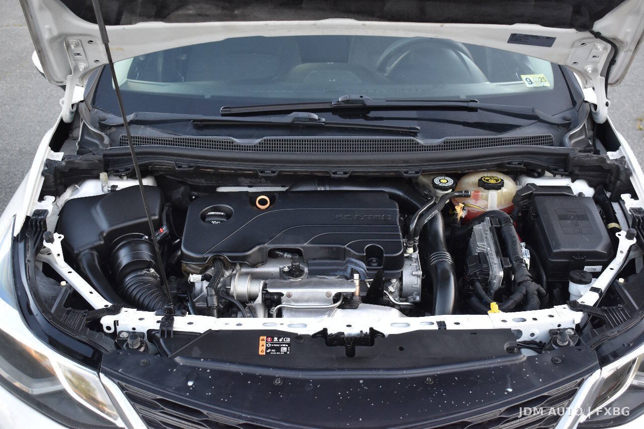 Used 2018 Chevrolet Cruze LT w/ LT Fleet Convenience Package FWD image 32