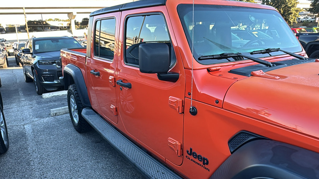 Used 2020 Jeep Gladiator Sport w/ Quick Order Package 24S AWD/4WD image 3
