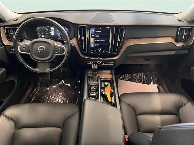 Used 2021 Volvo XC60 T5 Momentum w/ Premium Package image 22
