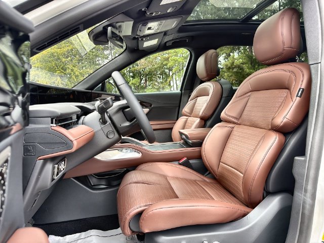 New 2026 Lincoln Nautilus Reserve AWD/4WD image 11