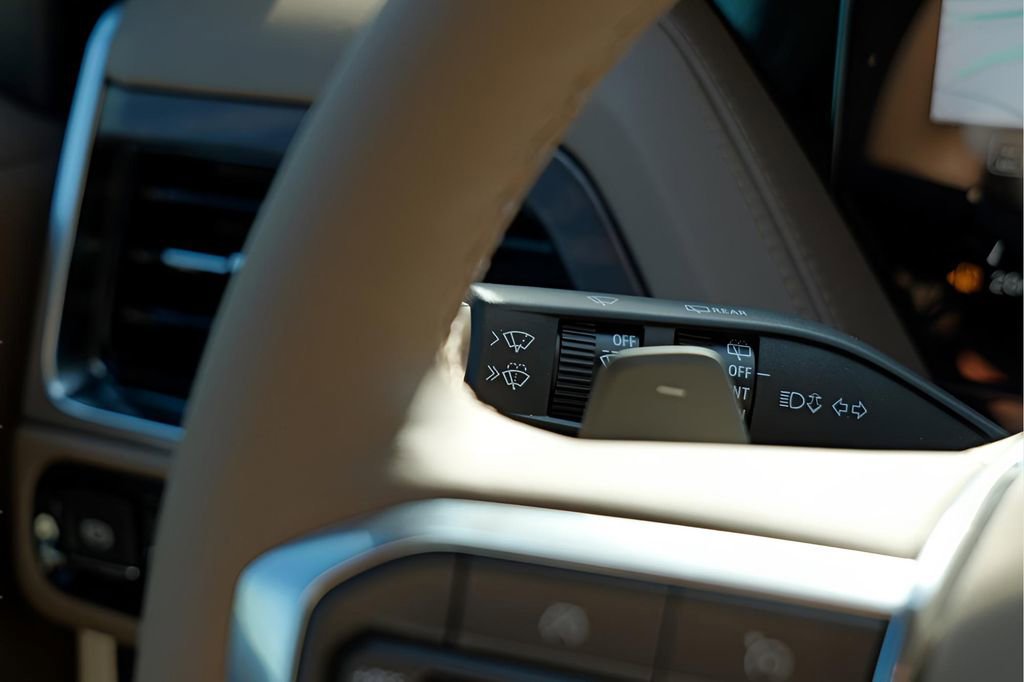 New 2026 GMC Yukon Denali w/ Sun & Power Step Package image 17