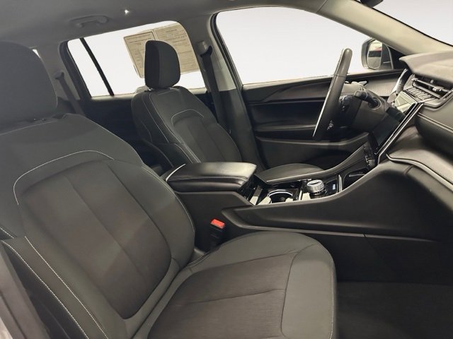 Used 2023 Jeep Grand Cherokee L Laredo w/ Luxury Tech Group I image 17