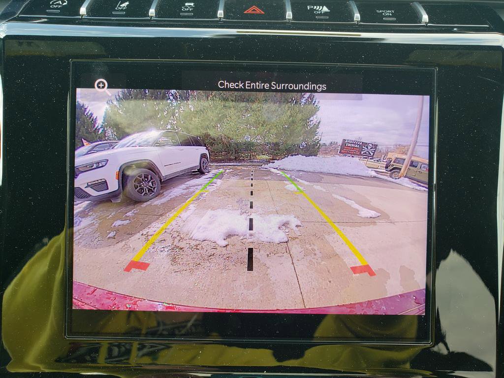 New 2025 Jeep Grand Cherokee Laredo X w/ Luxury Tech Group I image 19