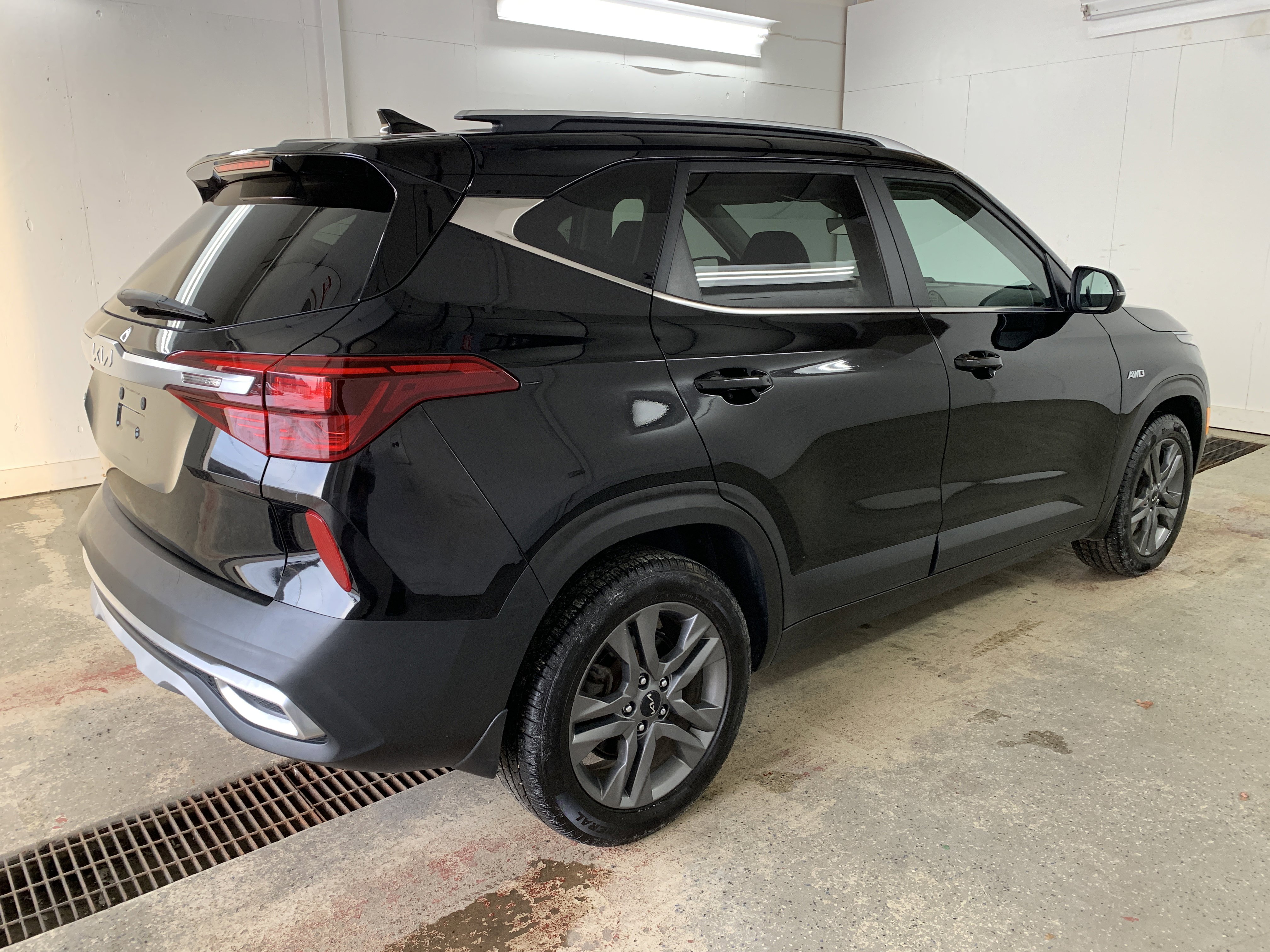 Used 2023 Kia Seltos S image 6