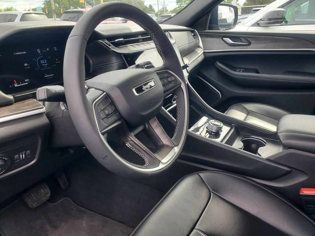 Used 2026 Jeep Grand Cherokee L Limited AWD/4WD image 12
