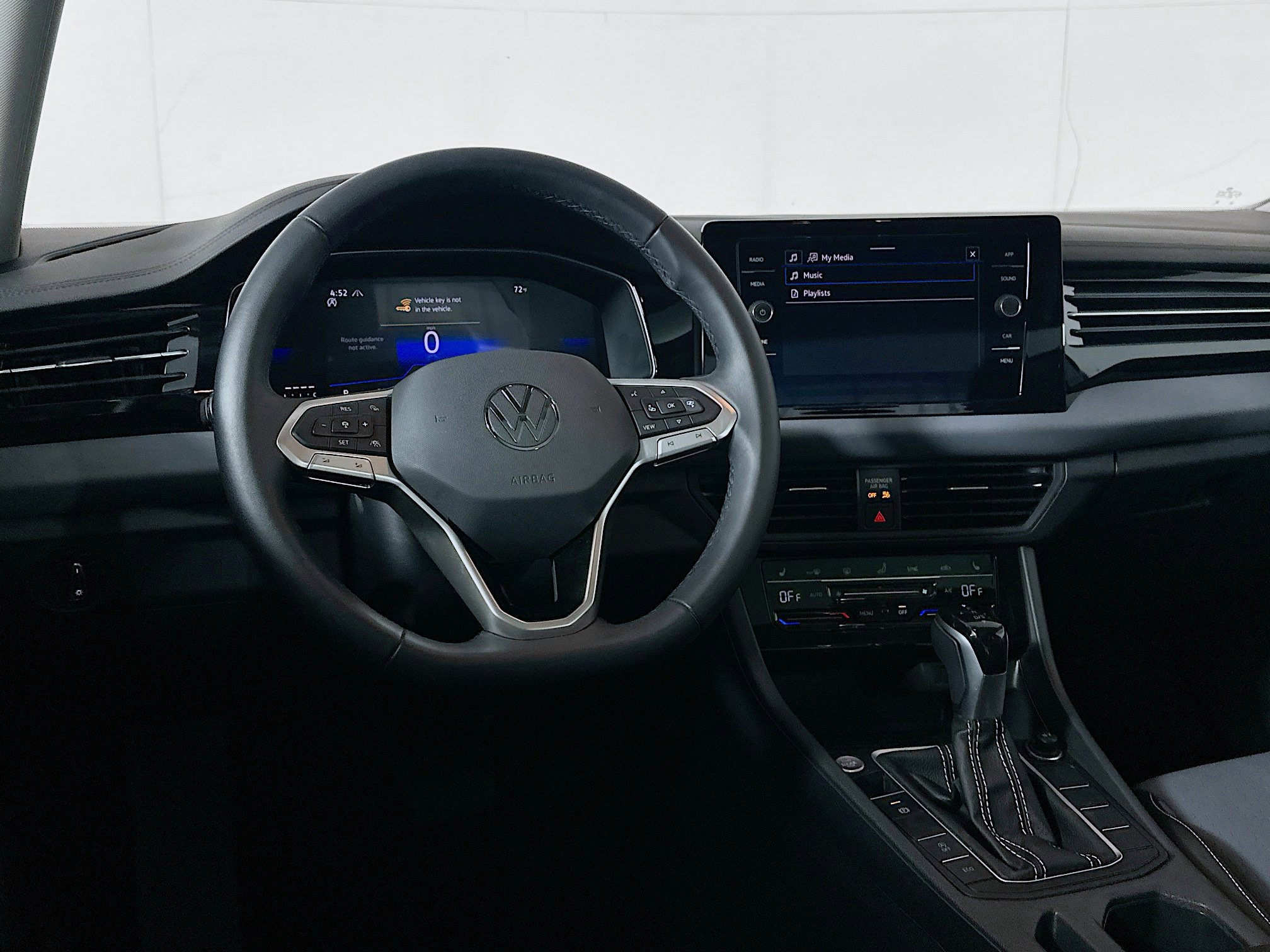 Used 2025 Volkswagen Jetta SE image 18