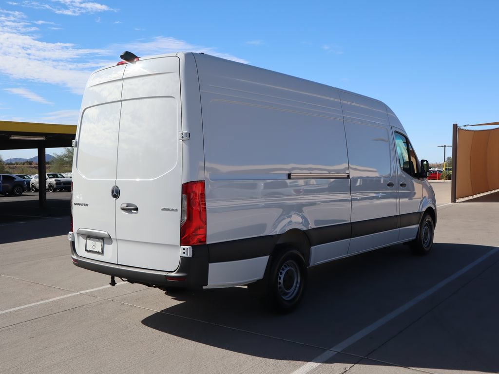 Used 2025 Mercedes-Benz Sprinter 2500 image 5