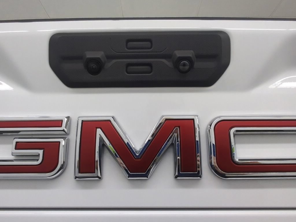 Used 2026 GMC Sierra 2500 AT4 w/ Technology Package AWD/4WD image 32