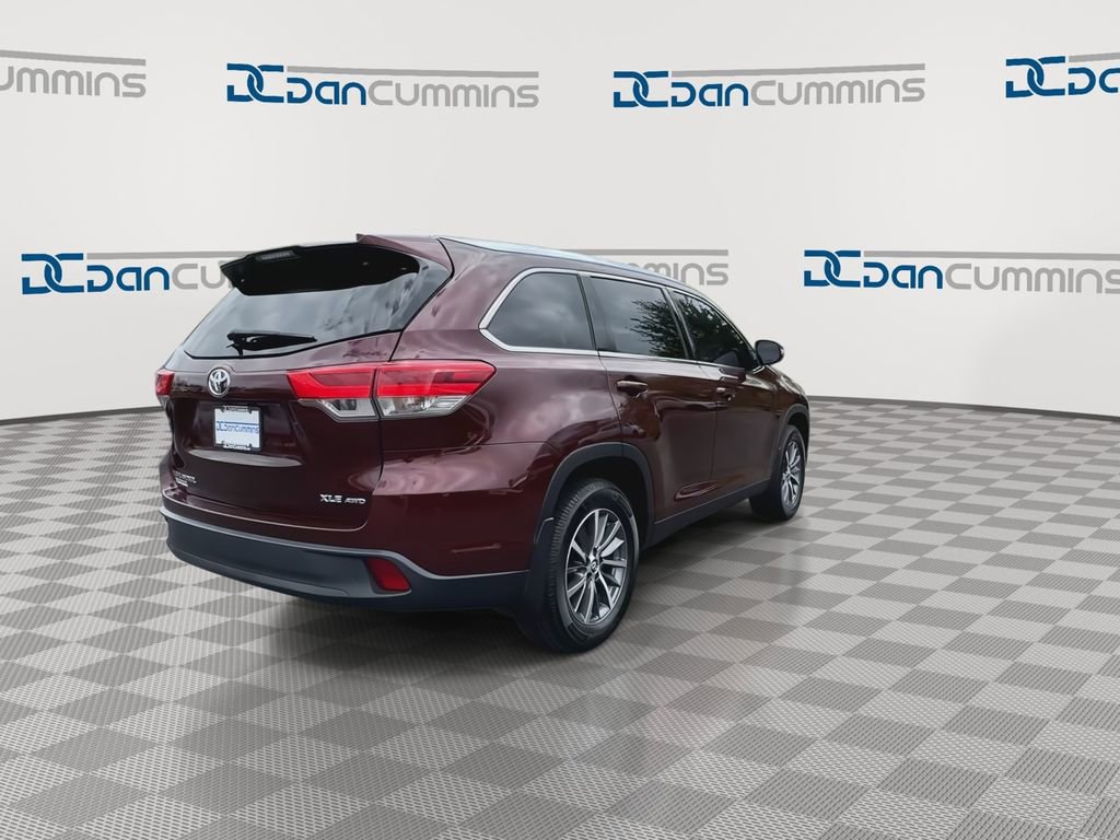 Used 2019 Toyota Highlander XLE AWD/4WD image 8