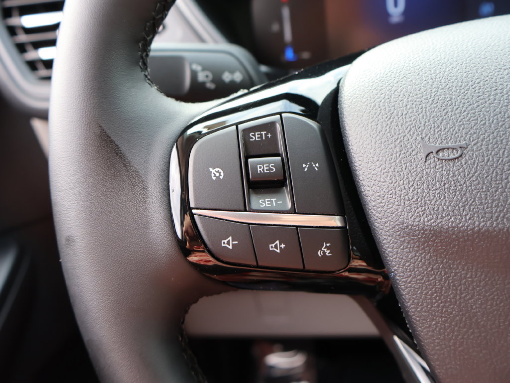 Used 2025 Ford Escape Active w/ Cold Weather Package FWD image 25