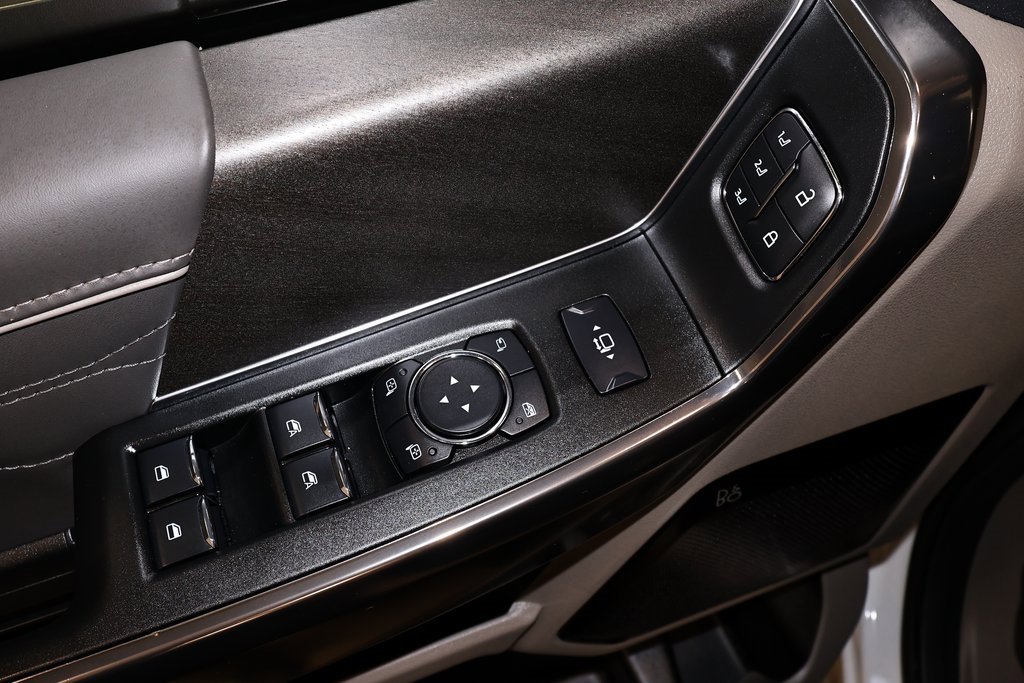 Certified 2026 Ford F350 Platinum w/ Platinum Plus Package image 12