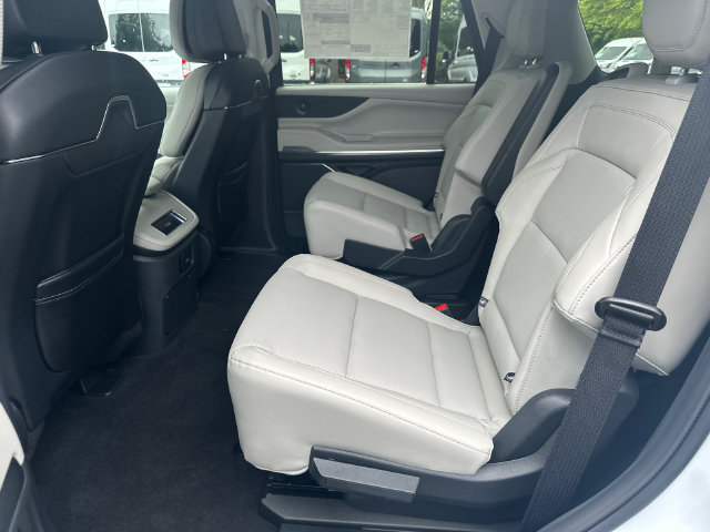 New 2026 Lincoln Navigator Premiere AWD/4WD image 20