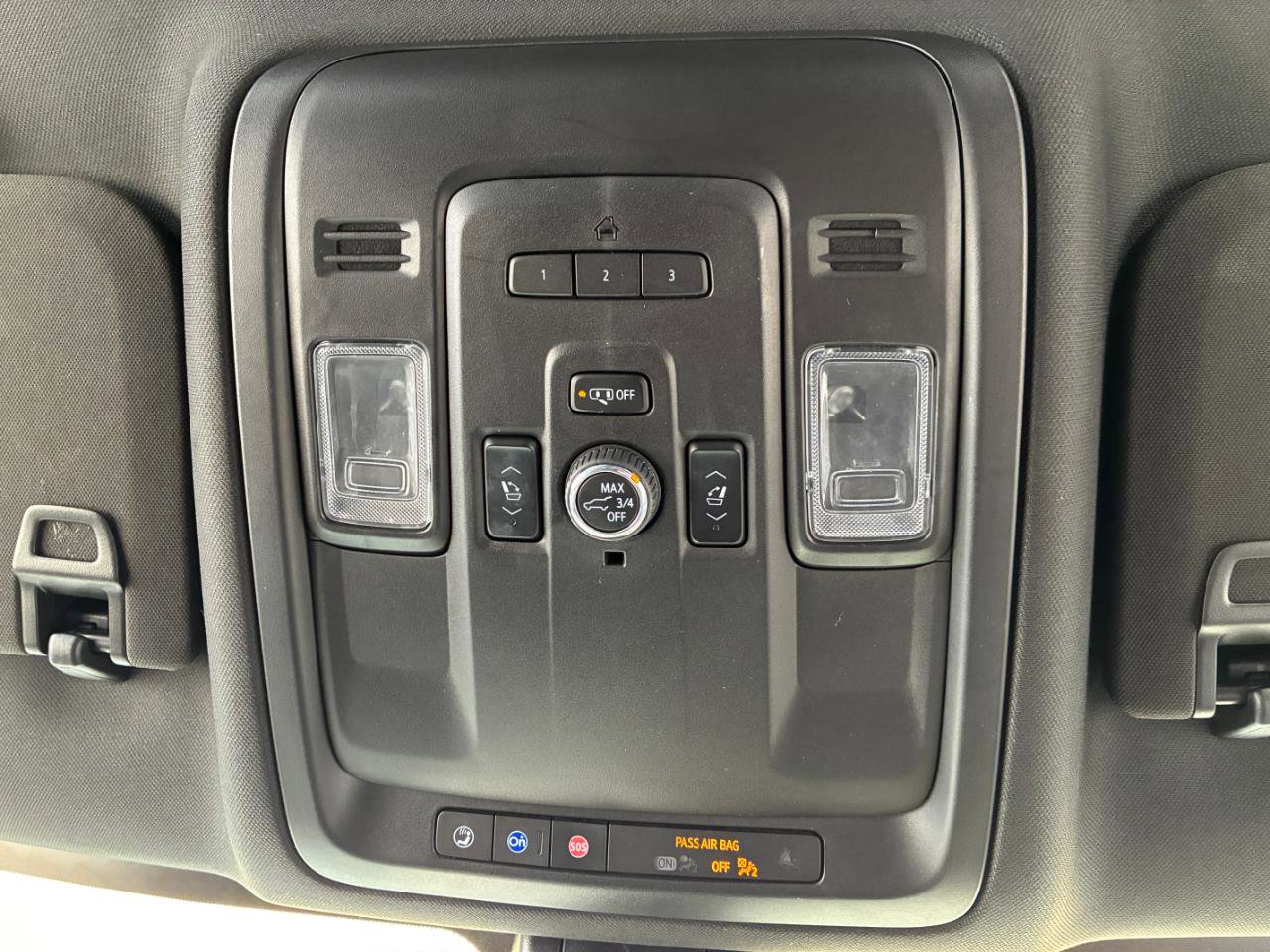 Used 2021 GMC Yukon XL Denali image 11